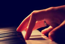 捷克队在赛场上奋勇拼搏