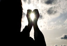 南非足球比赛成绩:实力对抗场面深受观众欢迎!